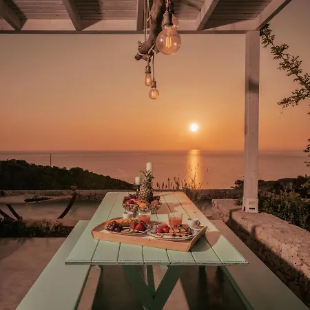 Avgi Villa