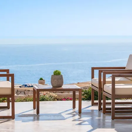 Avgi Villa *