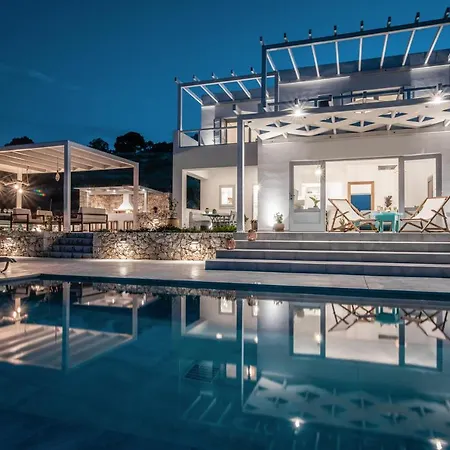 Avgi Villa *
