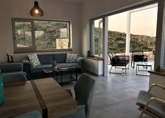 Villa Avgi *
