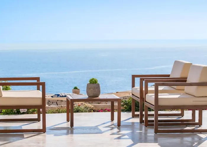 Avgi Villa *