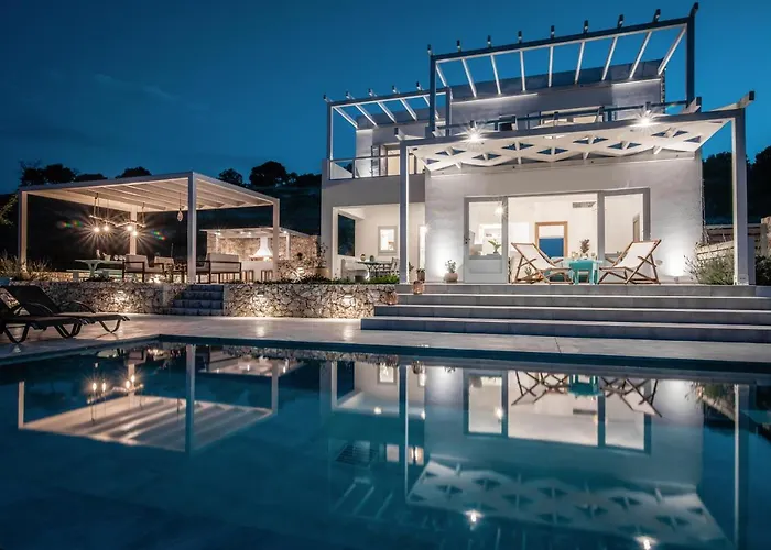 Avgi Villa *